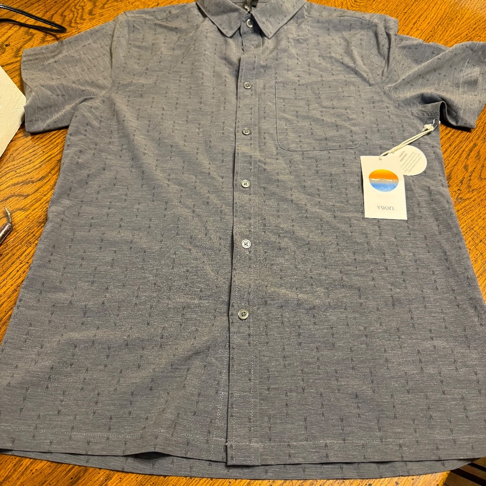 Vuori Men's Button Down Gray Shirt Medium NWT